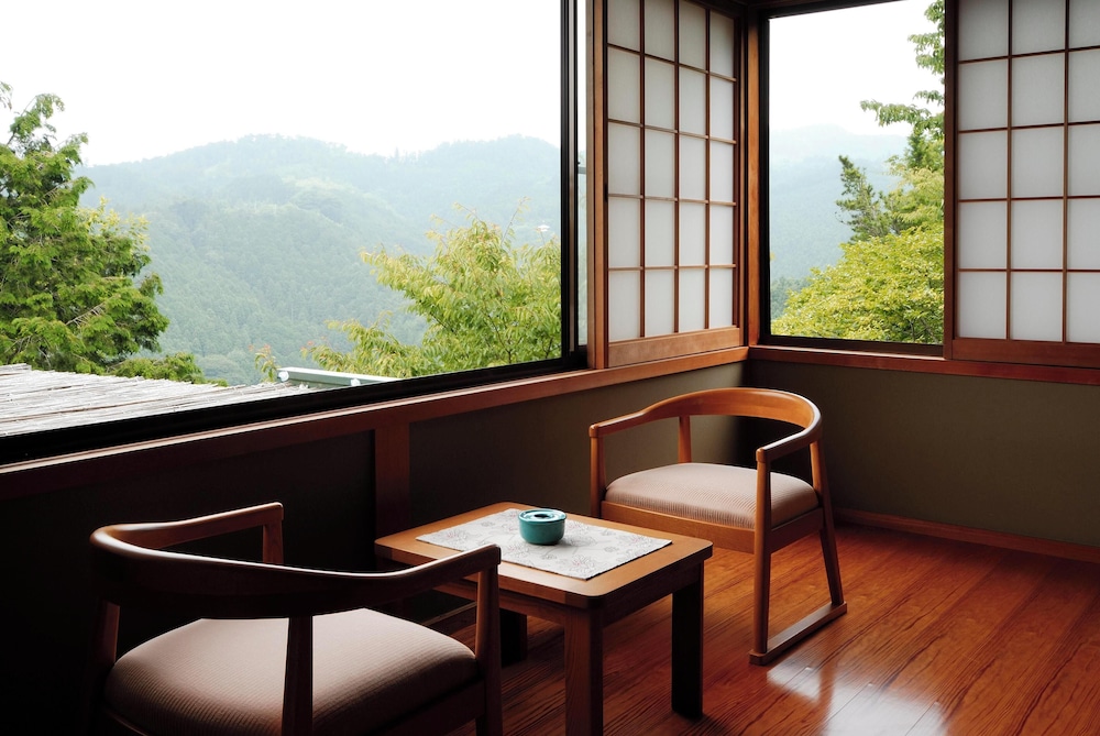 スタンダード ルーム マウンテンビュー マウンテンサイド 客室7 | 吉野荘 湯川屋