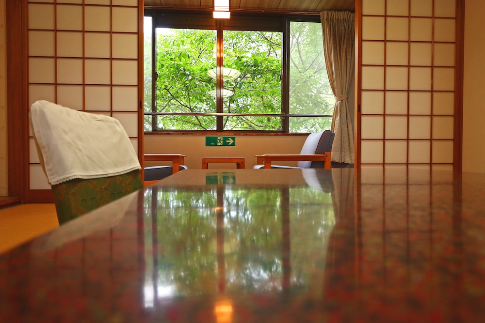トラディショナル ルーム 専用バスルーム マウンテンビュー (10 Tatami mats) 客室2 | 芳雲館