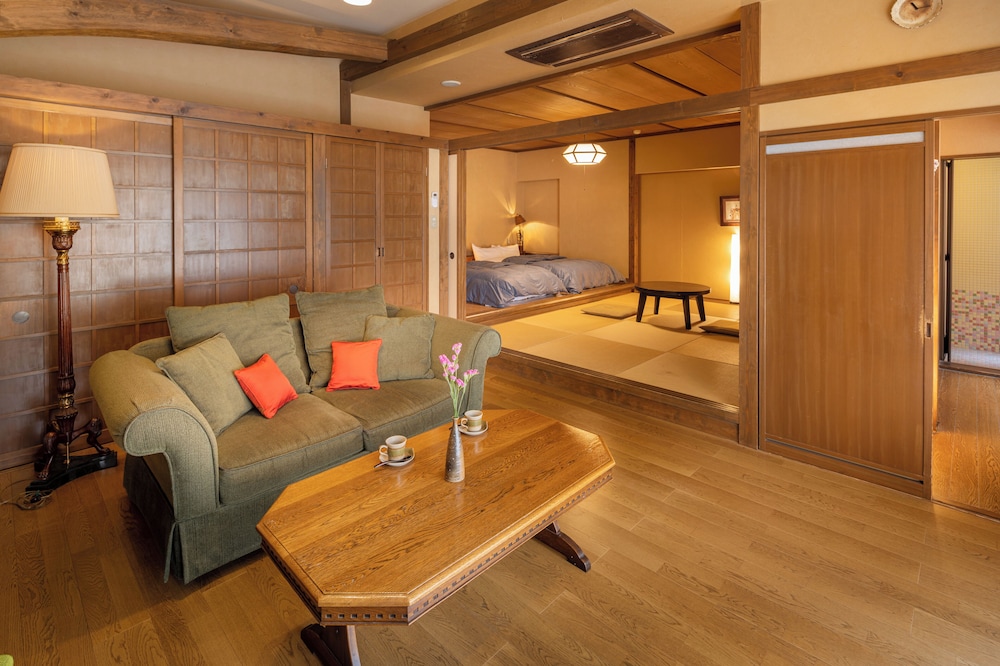 露天風呂付 和洋室 スイート 菜のはな (禁煙) 客室1 | 八景