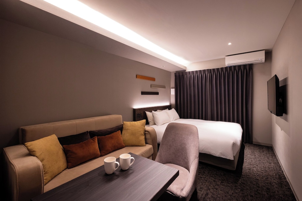 クイーンルーム 禁煙 | Rinn 三条大橋東