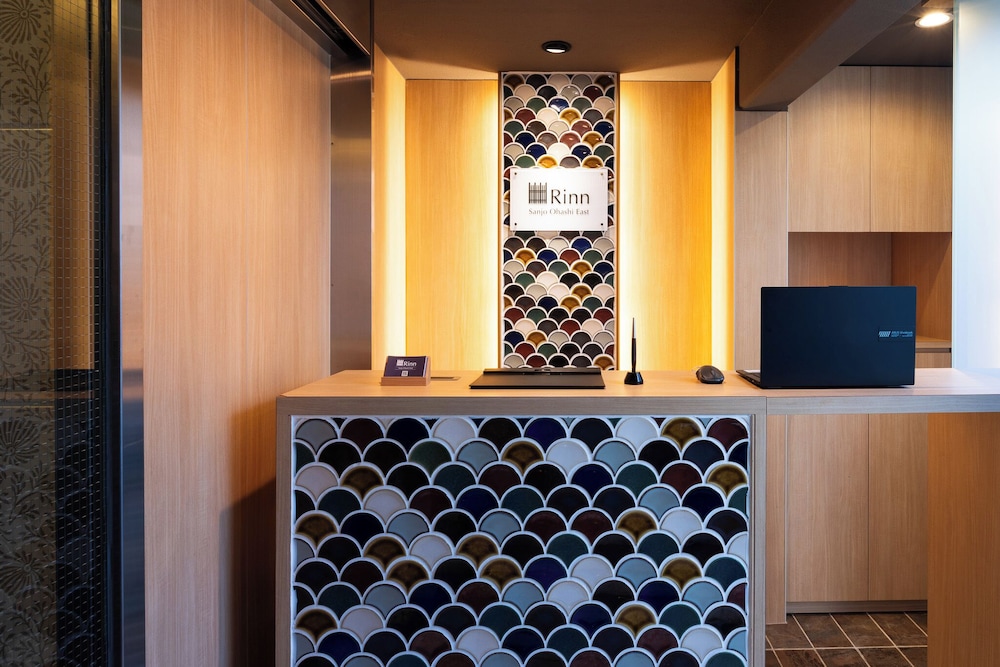 フロント1 | Rinn 三条大橋東