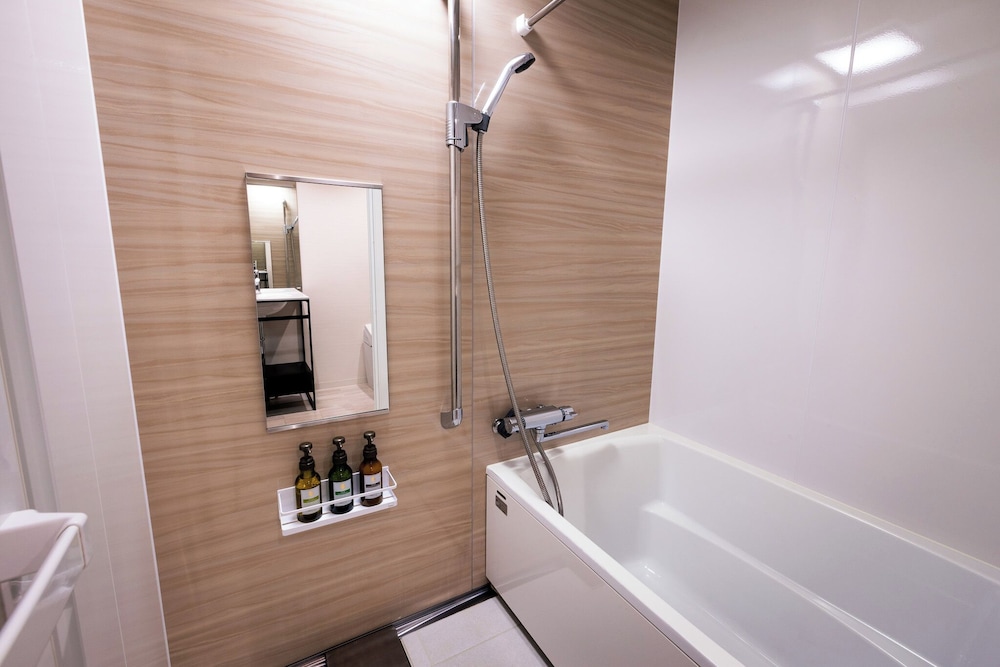 ハリウッド ツイン 禁煙 バスルーム1 | Rinn 三条大橋東