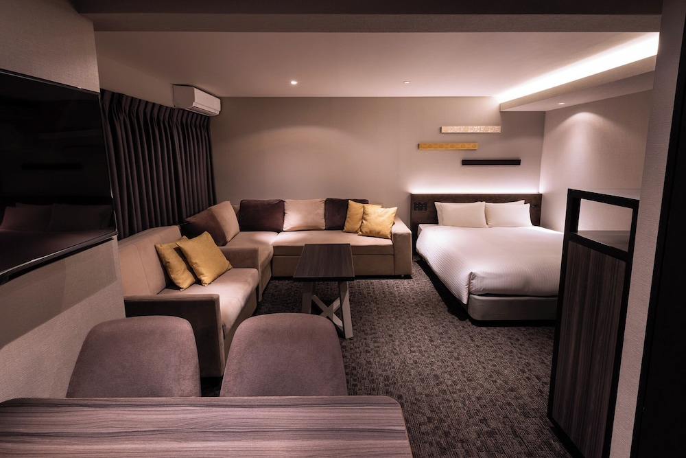 ファミリークイーン 禁煙 | Rinn 三条大橋東