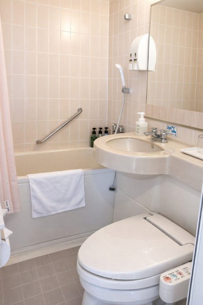 スモールダブルルーム 禁煙 バスルーム0 | ホテルプレミアムグリーンソブリン