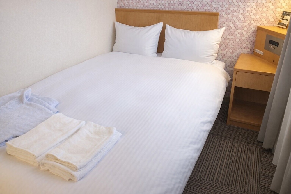 スモールダブルルーム 禁煙 | ホテルプレミアムグリーンソブリン