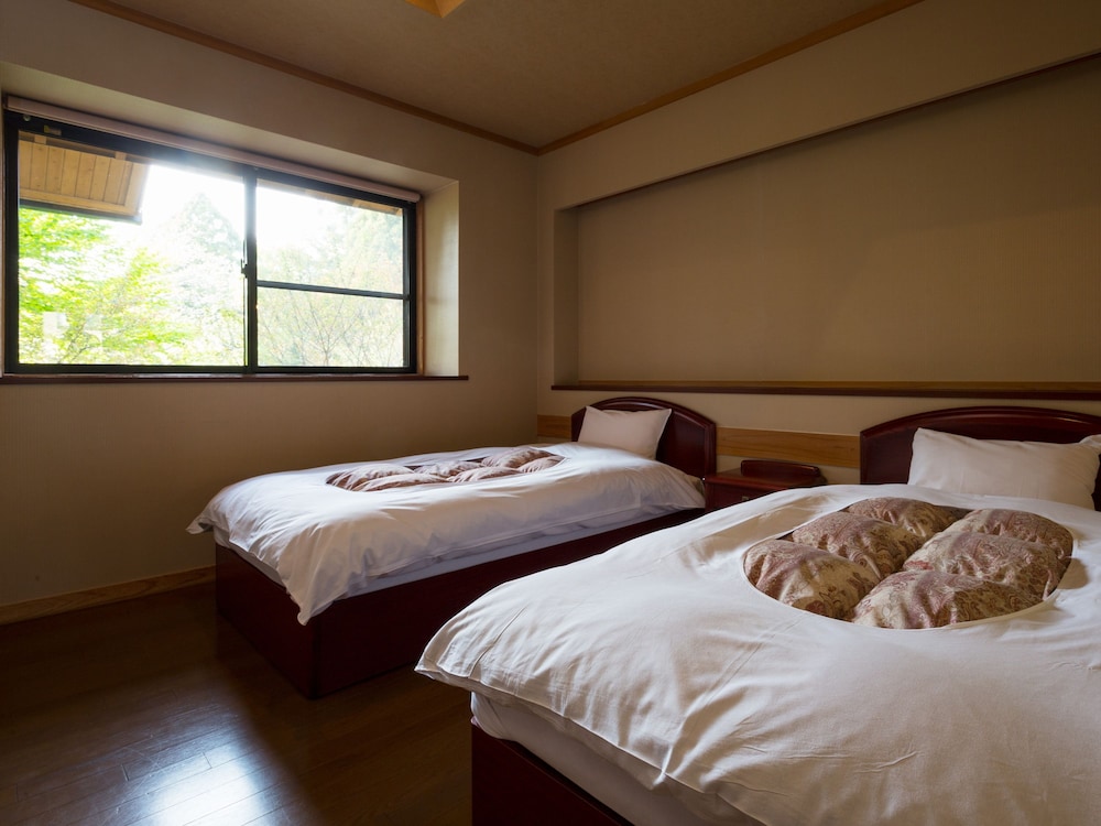和洋室 本館 禁煙 客室2 | 由布院 梅園 GARDEN RESORT