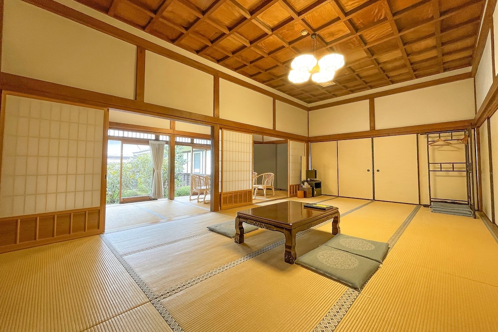 ファミリー ルーム 禁煙 共用バスルーム 1F 客室3 | 常喜院