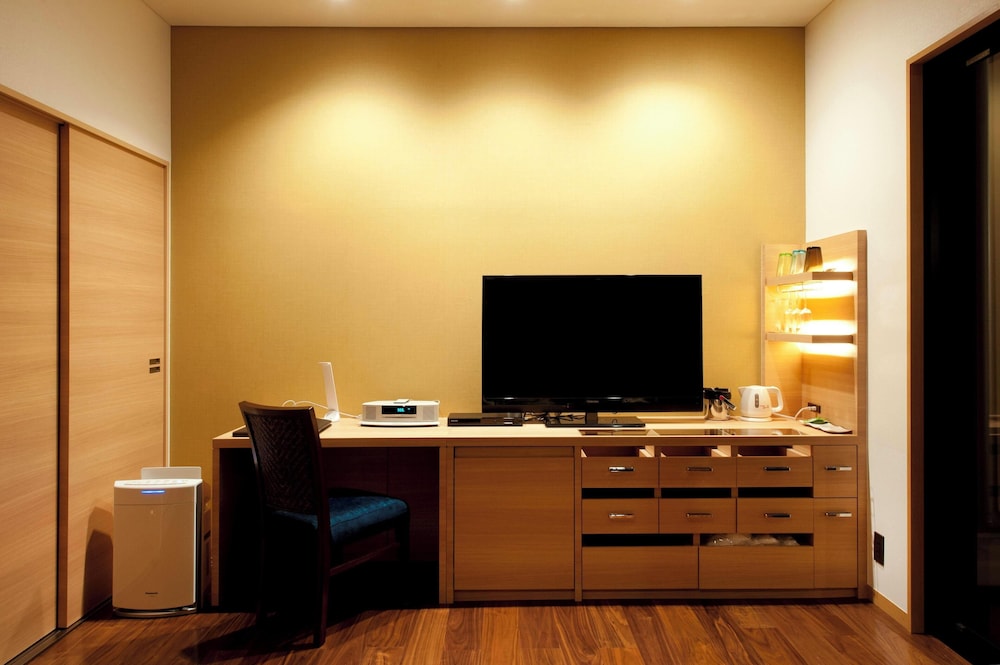 【最上階オーシャンビュー天然温泉露天風呂付】プレミアムツイン（禁煙） 客室2 | ホテルアルティア鳥羽