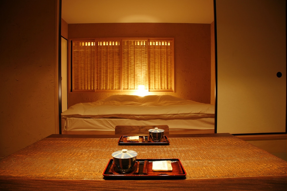 お部屋お任せ（露天風呂付／ベッドタイプ選択不可） 客室1 | 静観荘