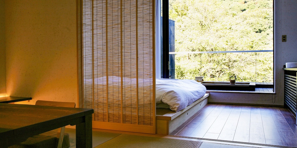 お部屋お任せ（露天風呂付／ベッドタイプ選択不可） 客室11 | 静観荘