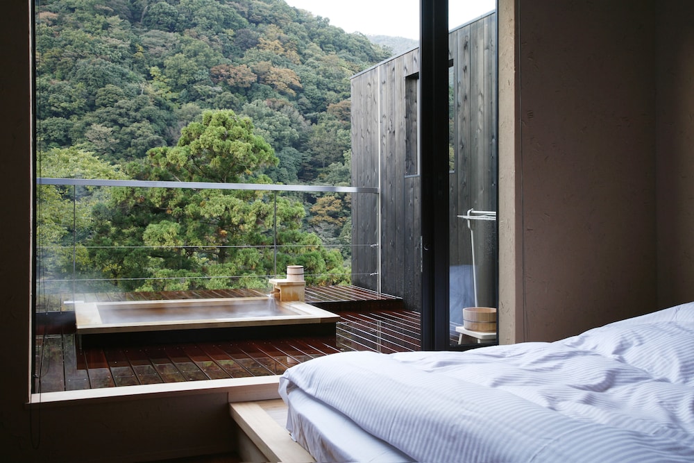 お部屋お任せ（露天風呂付／ベッドタイプ選択不可） 客室5 | 静観荘