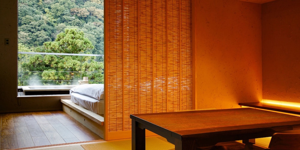 お部屋お任せ（露天風呂付／ベッドタイプ選択不可） 客室10 | 静観荘