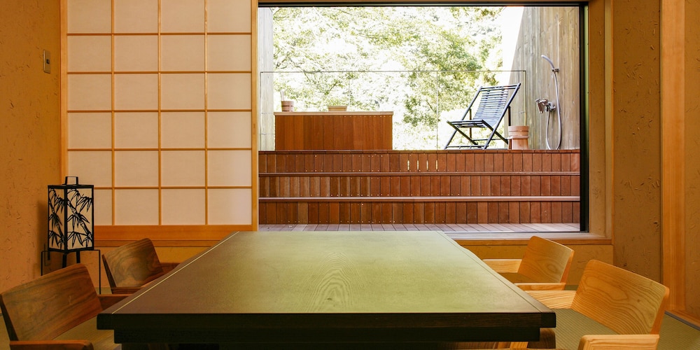 お部屋お任せ（露天風呂付／ベッドタイプ選択不可） 客室8 | 静観荘