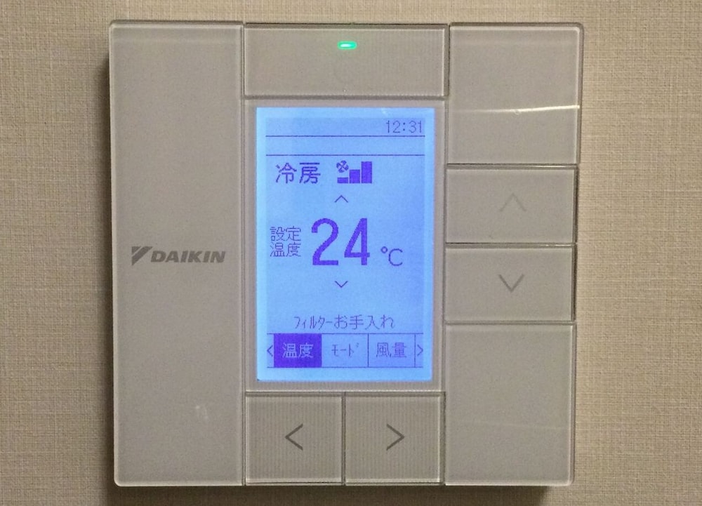 スモールダブルルーム(2名利用可能) 喫煙可 [シングルベッド１台のみ] (禁煙・喫煙リクエスト不可） 客室2 | ホテルシルク・トゥリー名古屋