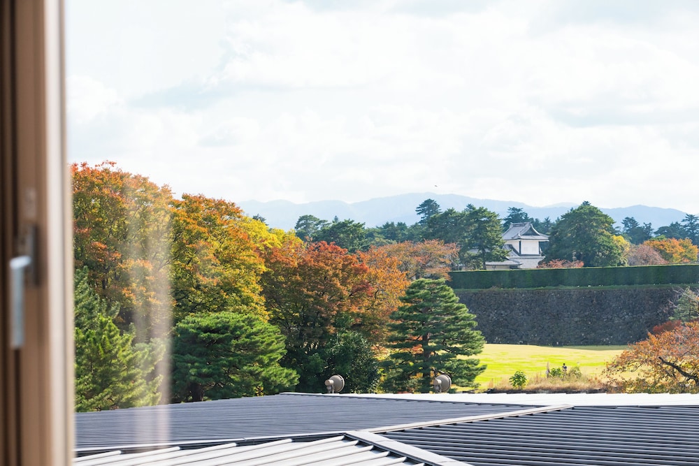 セミダブルルーム　パークビュー パーク ビュー0 | KKR ホテル金沢