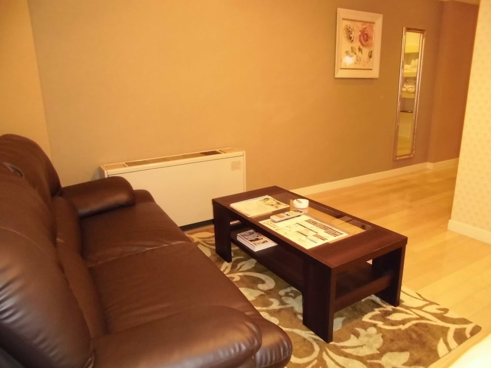 スタンダード ツインルーム (2 Single Size Beds) リビング エリア0 | HOTEL DD 香芝店