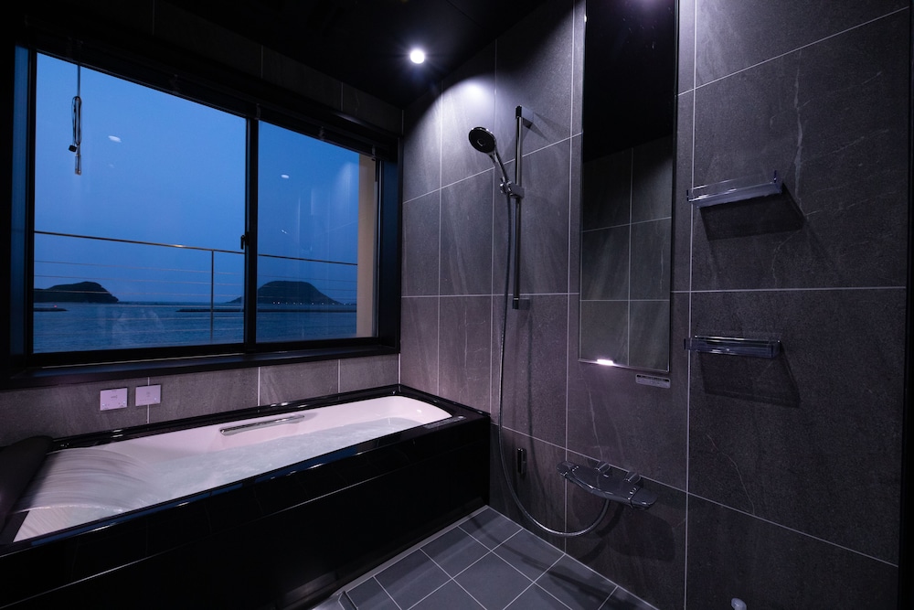 Castle Side Villa 波静 (なみしずか) 素泊りプラン [チェックイン15:00~] バスルーム0 | 水野旅館