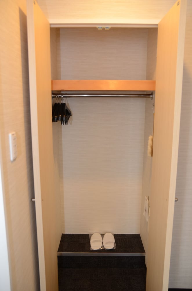 ゆったりツインルーム 禁煙 客室の設備とサービス1 | JR 西日本グループ ヴィアイン京都四条室町