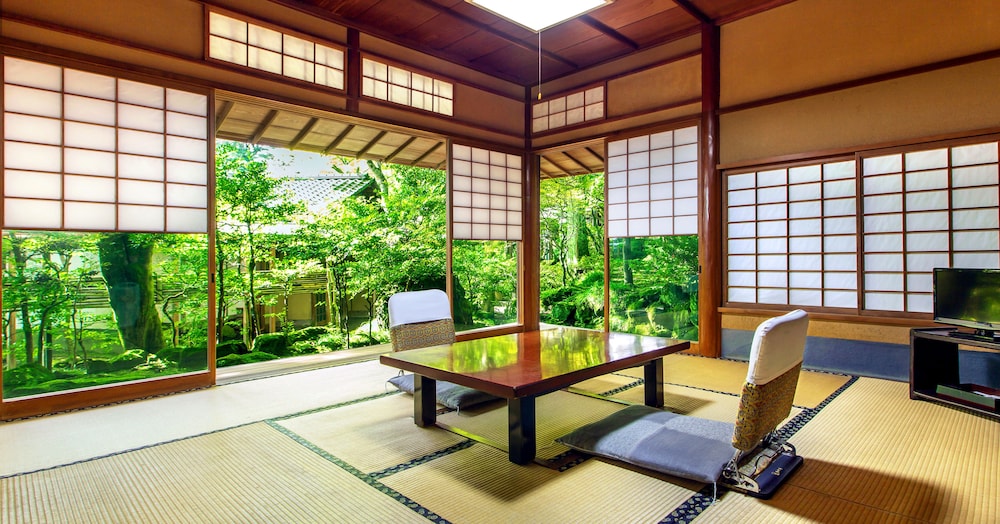 本館（風呂なし） 客室3 | 強羅環翠楼