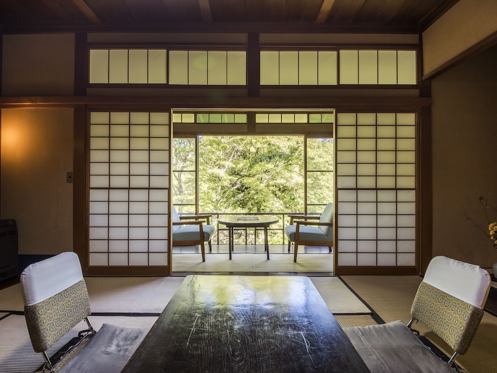 本館（風呂なし） 客室1 | 強羅環翠楼