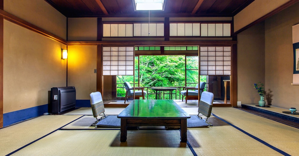 本館「梅」または「木立」(お風呂なし) | 強羅環翠楼