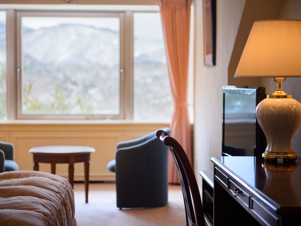 (本館) ダブル 禁煙 客室2 | 裏磐梯レイクリゾート