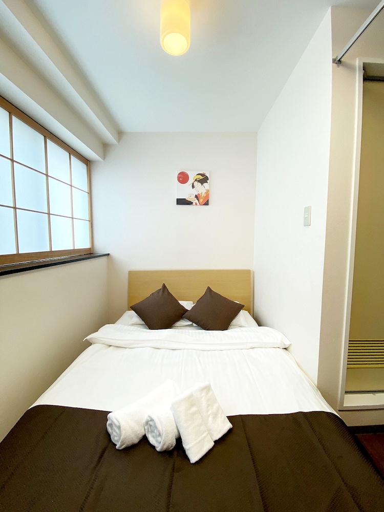 ダブルルーム 専用バスルーム付 (404) | おうちホテル横川