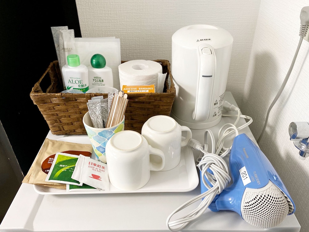 ツインルーム 専用バスルーム付 (201) 客室の設備とサービス2 | おうちホテル横川