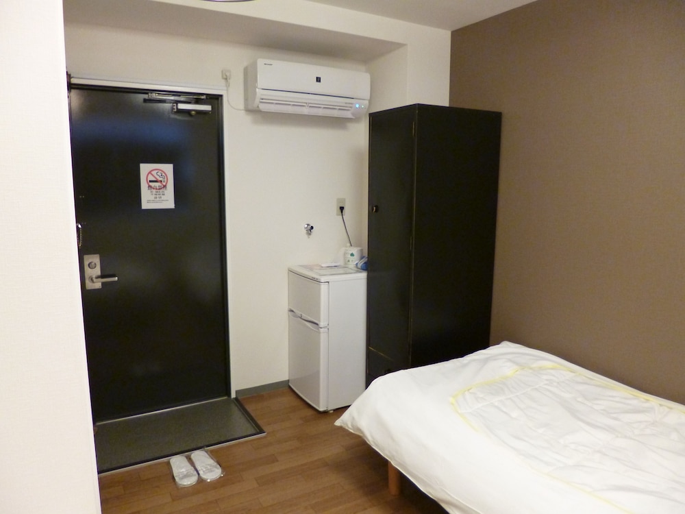 ツインルーム 専用バスルーム付 (201) 客室1 | おうちホテル横川