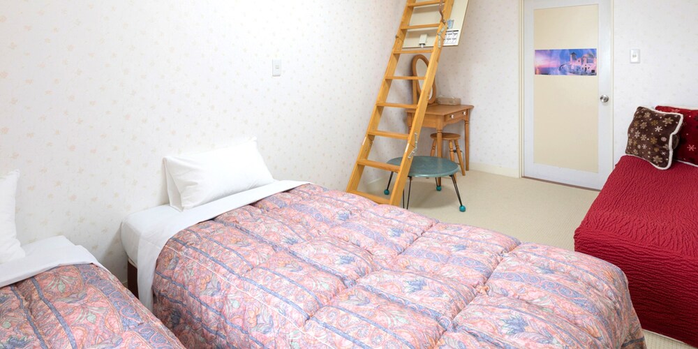 メゾネット 客室1 | 地中海ペンション クノッソス