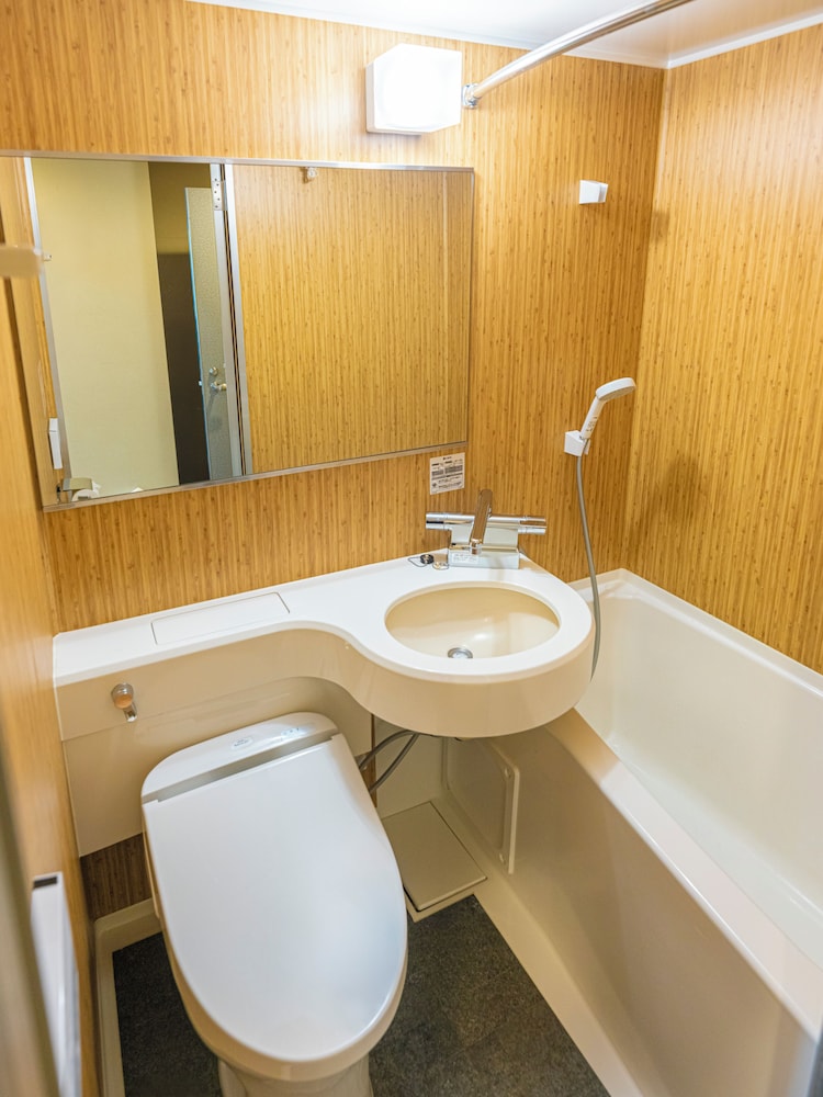 和室 6畳 専用バスルーム付き バスルーム0 | ひふみ旅館