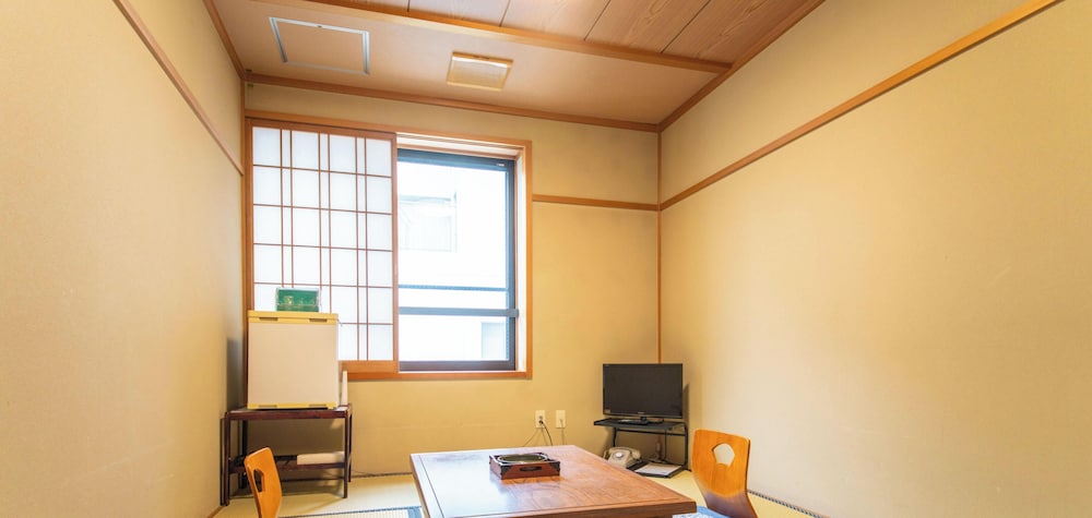 和室 6畳 専用バスルーム付き | ひふみ旅館