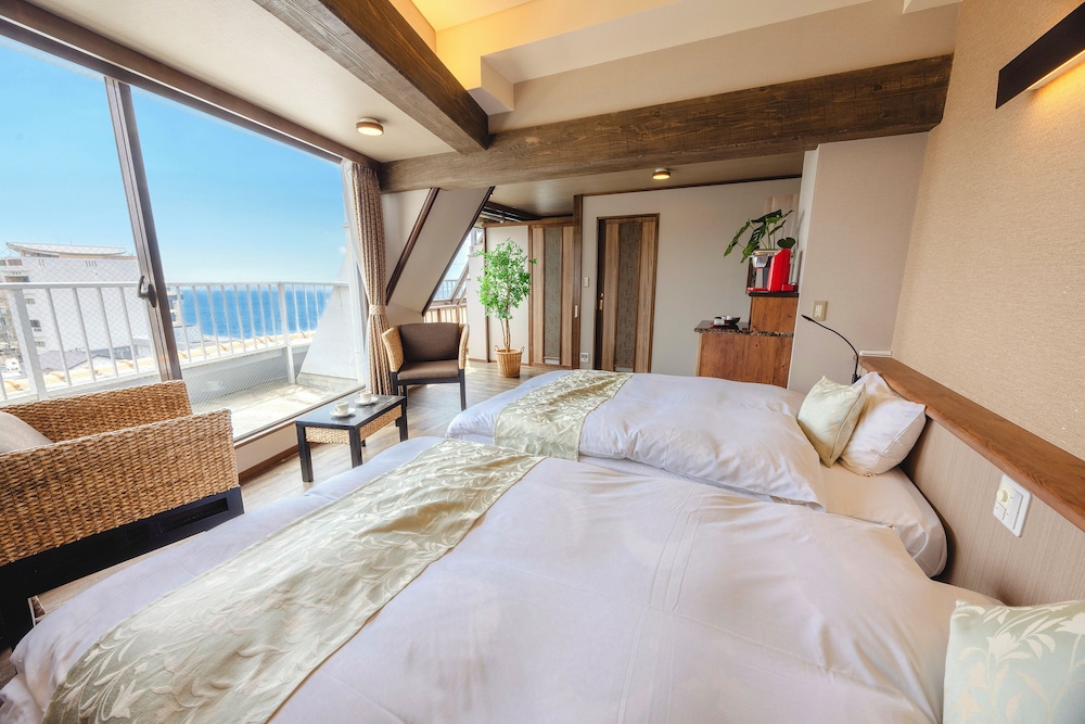 ラグジュアリー ツインルーム 禁煙 | 心湯の宿 ~SAZANA~