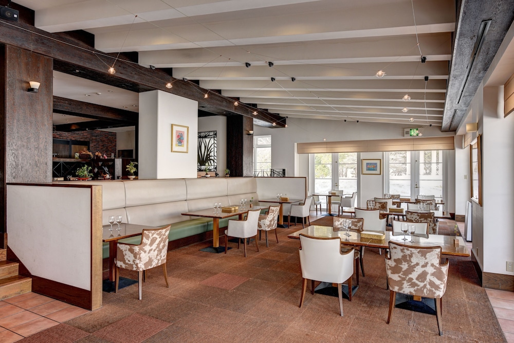 レストラン1 | 里山オーベルジュ & 温泉ウェルネススパ 桜ヶ池クアガーデン レストラン1 | 里山オーベルジュ & 温泉ウェルネススパ 桜ヶ池クアガーデン