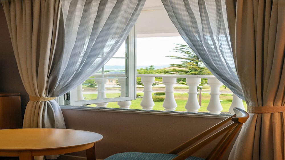 スタンダード ツインルーム 客室8 | 里山オーベルジュ & 温泉ウェルネススパ 桜ヶ池クアガーデン