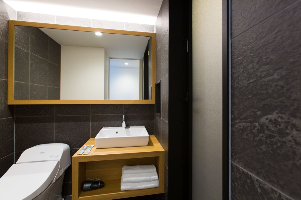 禅ルーム (1階、バスタブ付き、エアコンなし / 扇風機のみ) 禁煙 バスルーム0 | Always Niseko