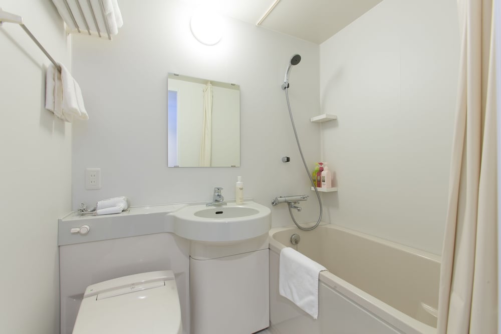 禅ルーム (1階、バスタブ付き、エアコンなし / 扇風機のみ) 禁煙 バスルーム1 | Always Niseko