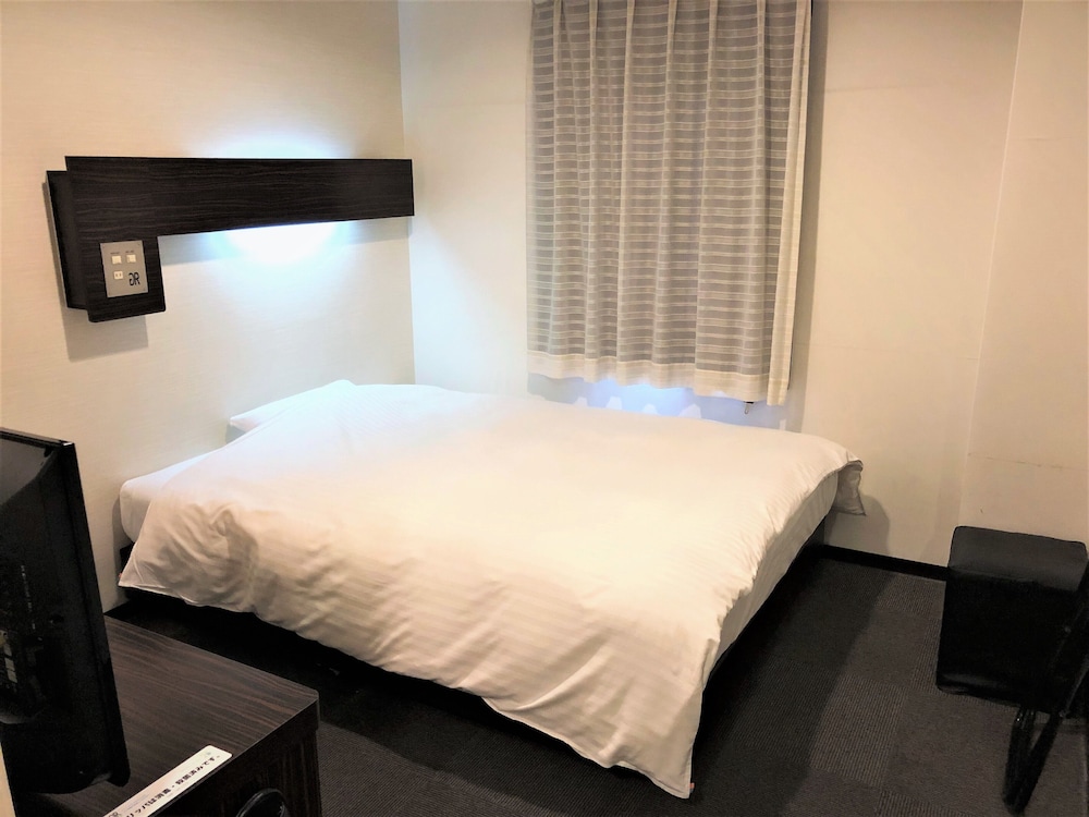 ダブルルーム 禁煙 客室2 | グリーンリッチホテル岩国駅前 人工温泉・二股湯の華