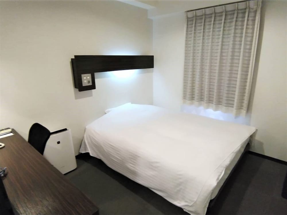 ダブルルーム 禁煙 | グリーンリッチホテル岩国駅前 人工温泉・二股湯の華