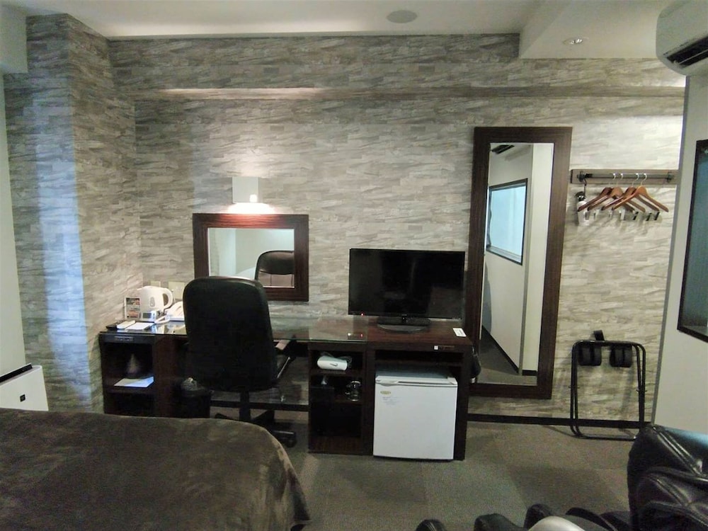 プレミアム ダブルルーム ダブルベッド 1 台 禁煙 客室10 | グリーンリッチホテル岩国駅前 人工温泉・二股湯の華