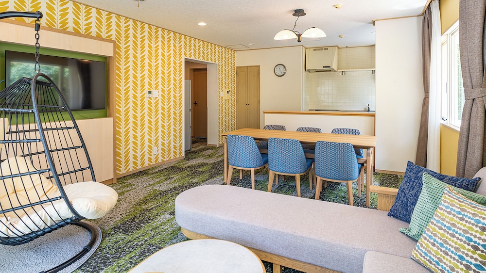 (ペット同伴不可)リニューアル キッズルーム 1F 禁煙 (3歳以下のお子様は添い寝となり無料の為, 検索時の予約人数に含めないで下さい) 客室5 | シーガイア・フォレスト・コテージ