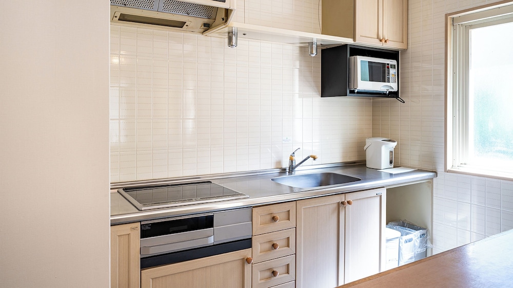 (ペット同伴不可)リニューアル キッズルーム 1F 禁煙 (3歳以下のお子様は添い寝となり無料の為, 検索時の予約人数に含めないで下さい) 客室2 | シーガイア・フォレスト・コテージ