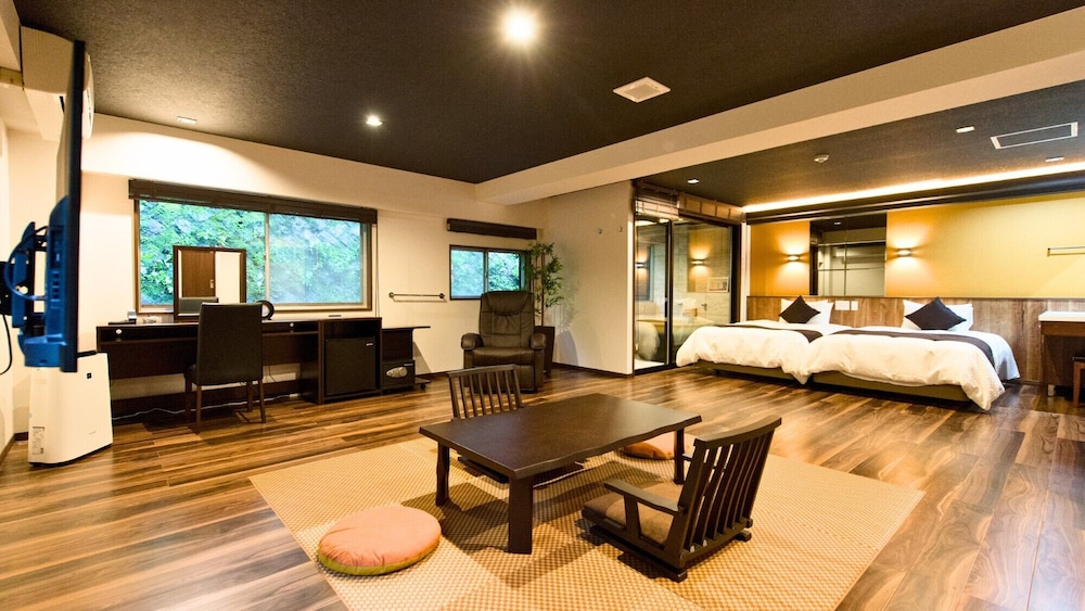 【和美麗ジュニアスイート和洋室】露天風呂付き 喫煙 客室2 | リブマックスリゾート箱根仙石原