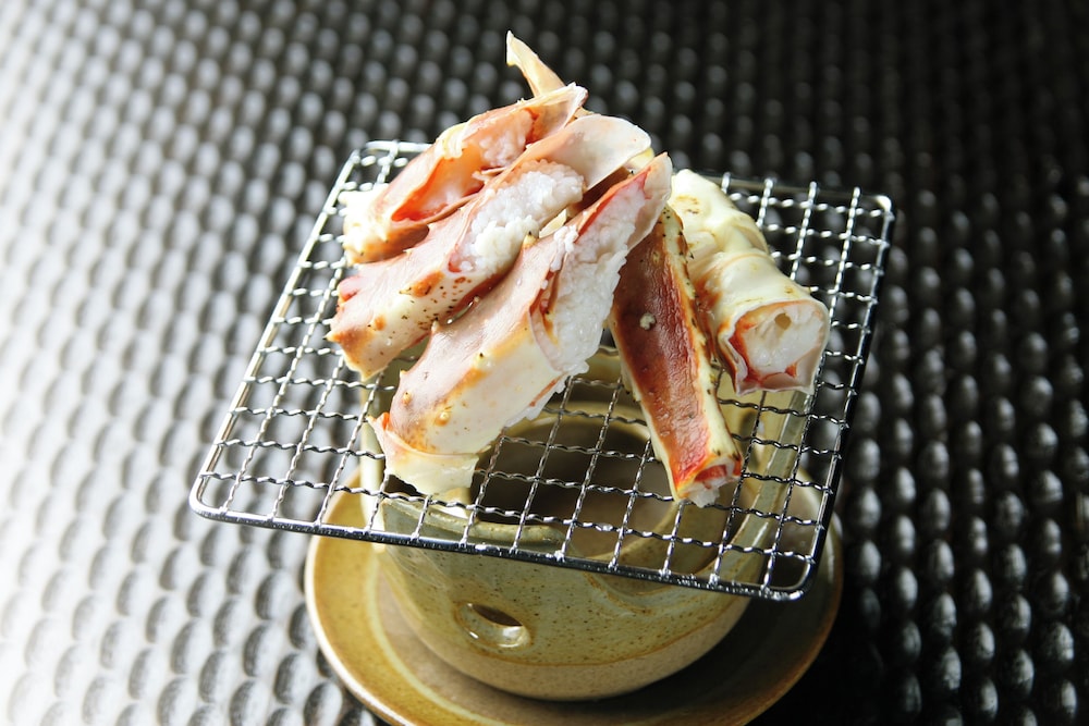 [専用風呂] 親しみの間 (葛城 山吹) タラバ蟹, 貸切温泉30分付き 夕朝部屋食 禁煙 | 彌榮館