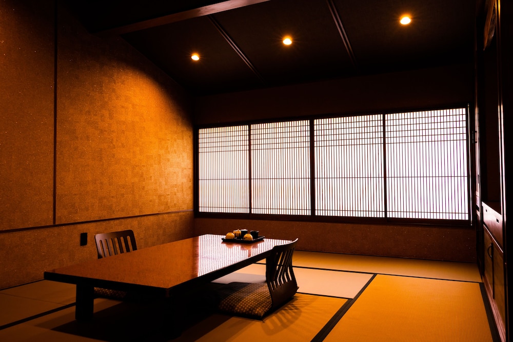 和室 スタンダード サウナ付き 共用バスルーム 禁煙 客室3 | 彌榮館