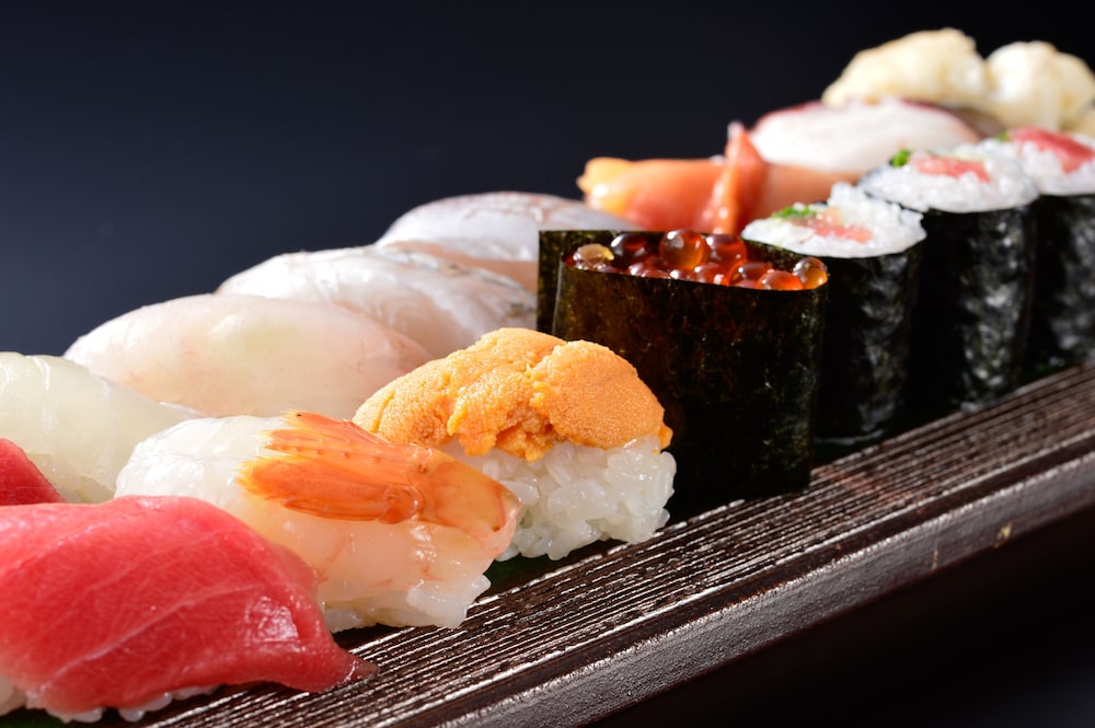 [専用風呂] 親しみの間 (葛城 山吹) 寿司, 貸切温泉30分付き 夕朝部屋食 禁煙 | 彌榮館