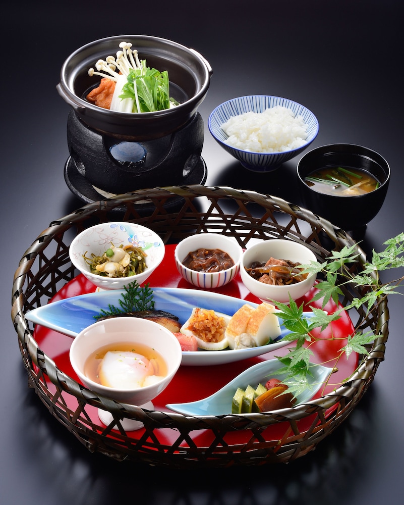 [共用バスルーム] せせらぎの間 (栞) 貸切温泉30分付き 夕朝部屋食 禁煙 客室1 | 彌榮館