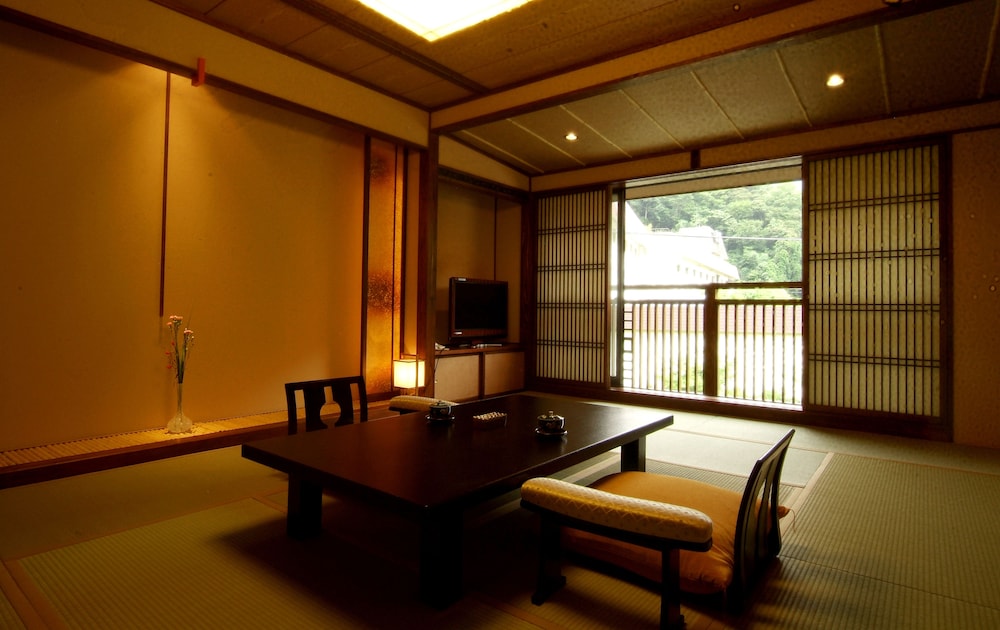 [共用バスルーム] せせらぎの間 (飛鳥 嵐山) 貸切温泉30分付き 夕朝部屋食 禁煙 客室0 | 彌榮館