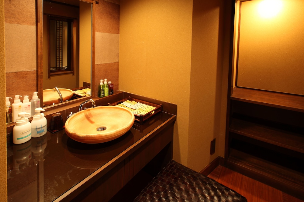 [専用風呂] ゆとりの間 (蓬莱) 貸切温泉30分付き 夕朝部屋食 禁煙 バスルームのシンク0 | 彌榮館