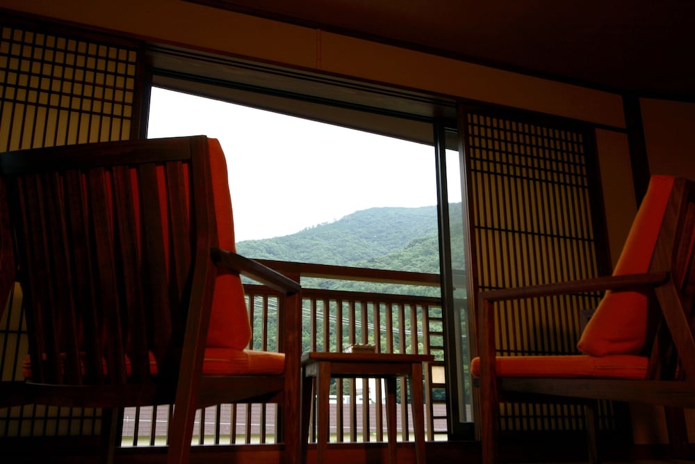 [共用バスルーム] せせらぎの間 (飛鳥 嵐山) 貸切温泉30分付き 夕朝部屋食 禁煙 部屋からの景観0 | 彌榮館